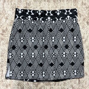 Skort Obsession Black and White Geometric Print Skort Size L